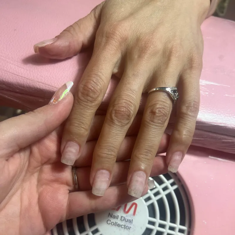 مانیکور ناخن 