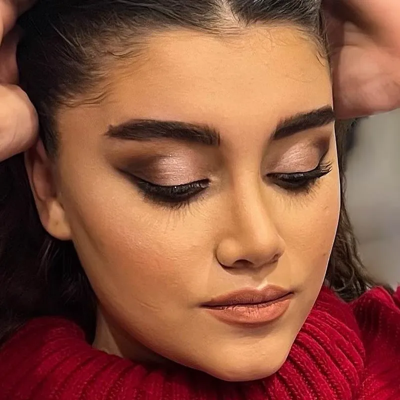 میکاپ گوشه تیره