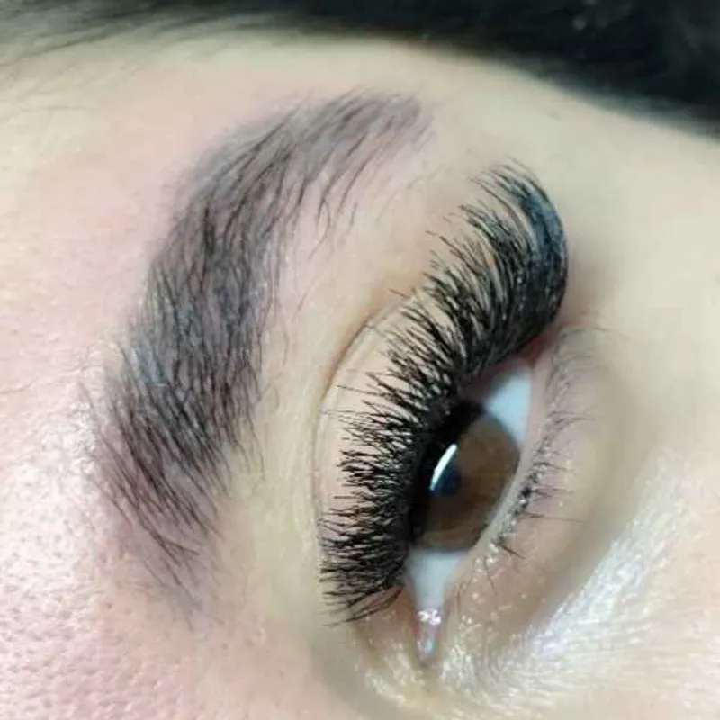 کاشت موقت مژه 