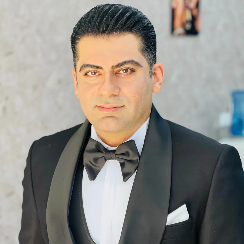 پاکسازی  فشیال پوست با بهترین متریال