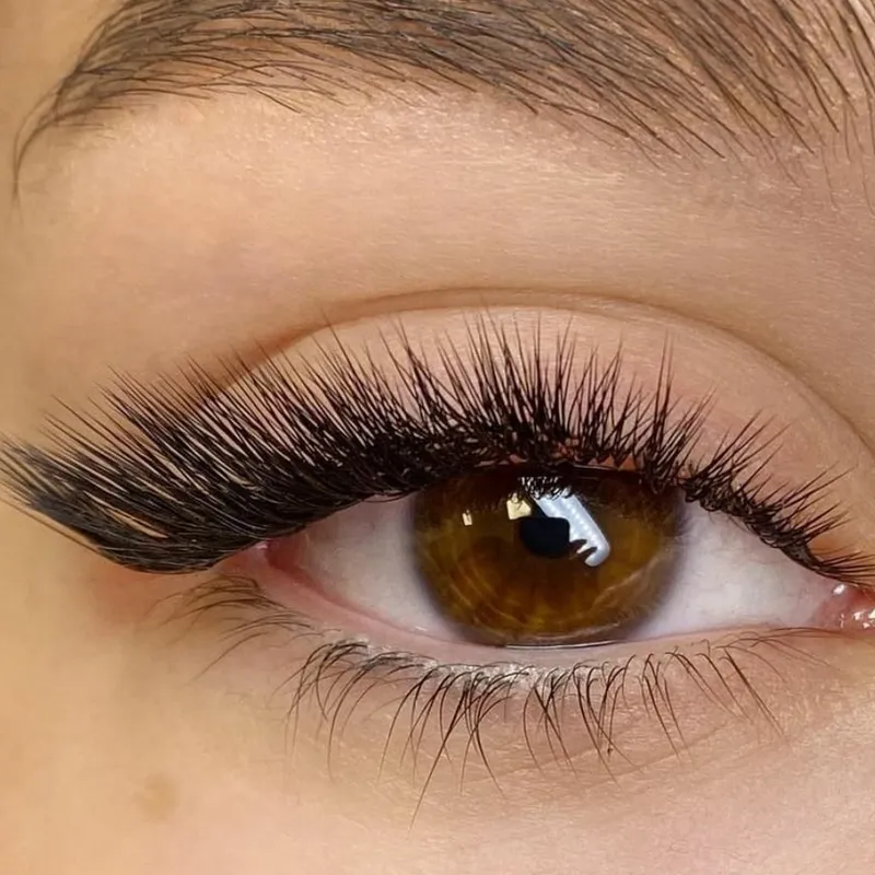 اکستنشن و ترمیم مژه