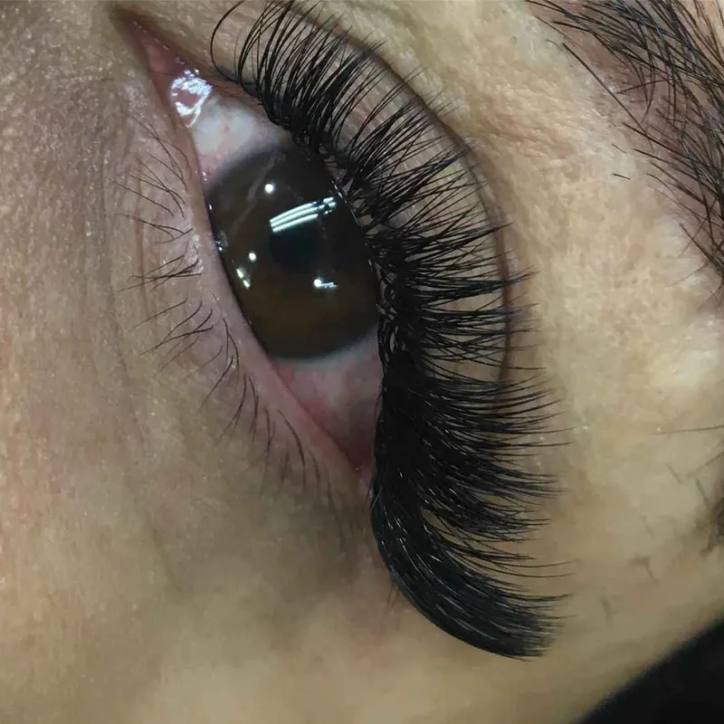 اکستنشن مژه مگاوالیوم ۸۵۰هزارتومان 