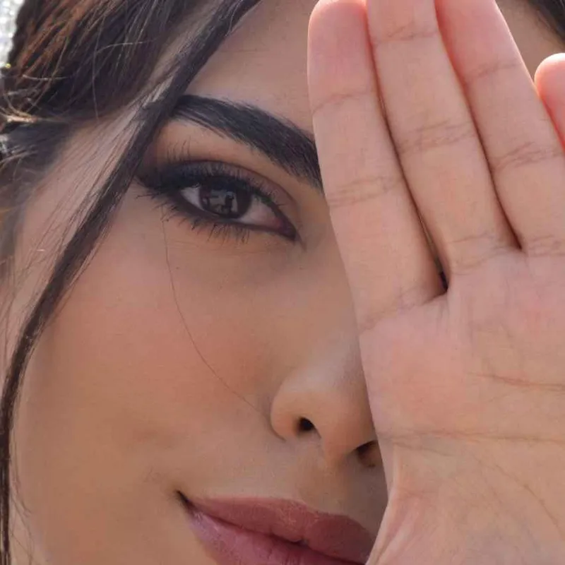 میکاپ گوشه تیره 