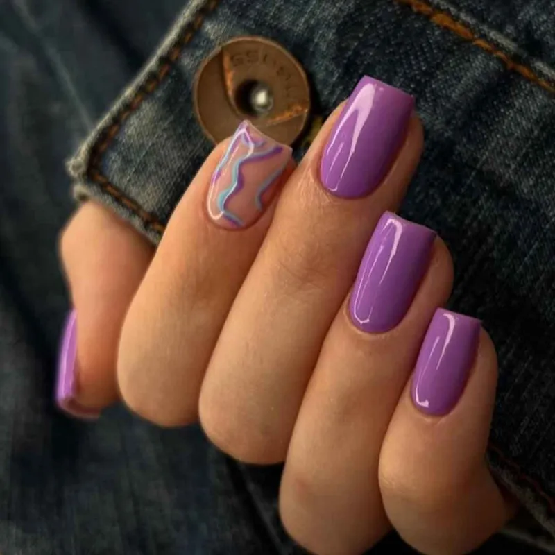 کاشت ناخن بالاک ۳۰۰هزارتومان 