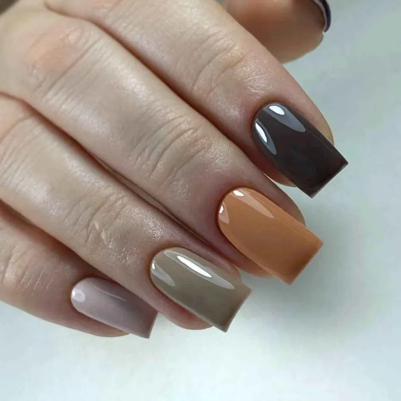 کاشت ناخن ۲۵۰هزارتومان 