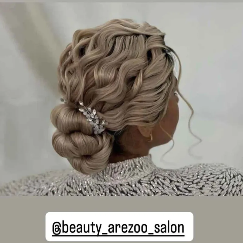 شینیون همراه کرلی 