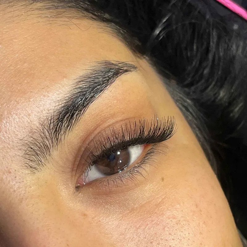 کاشت موقت مژه