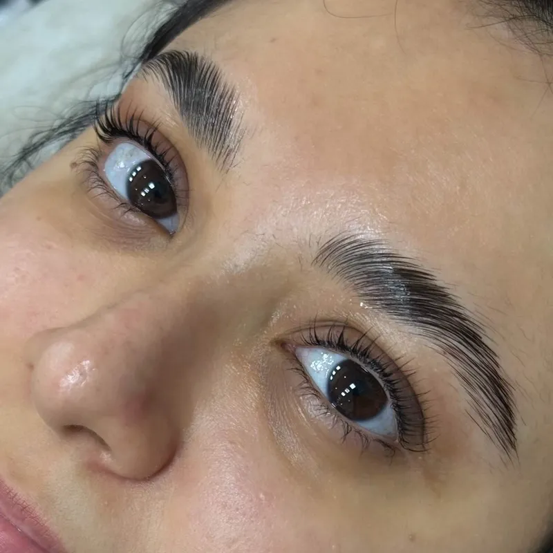 لیفت مژه و ابرو