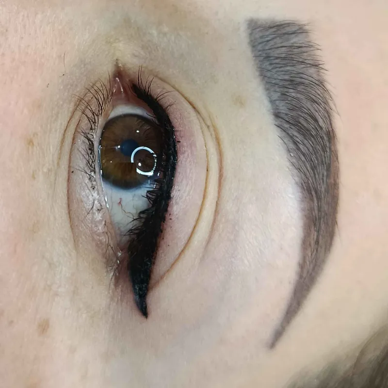 خط چشم دائم 