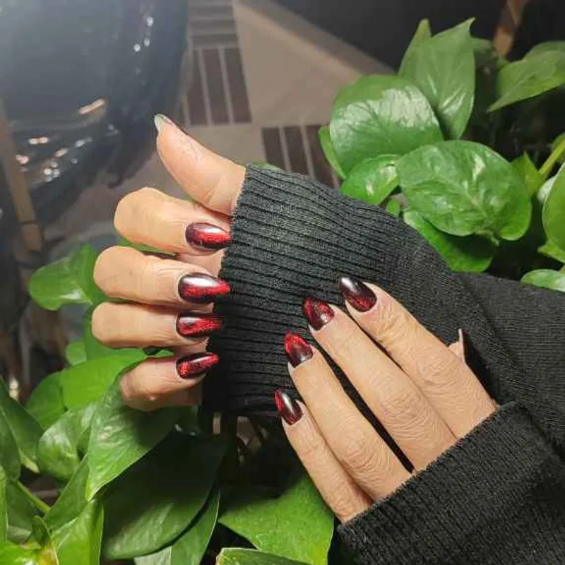 ترمیم کاشت ناخن 