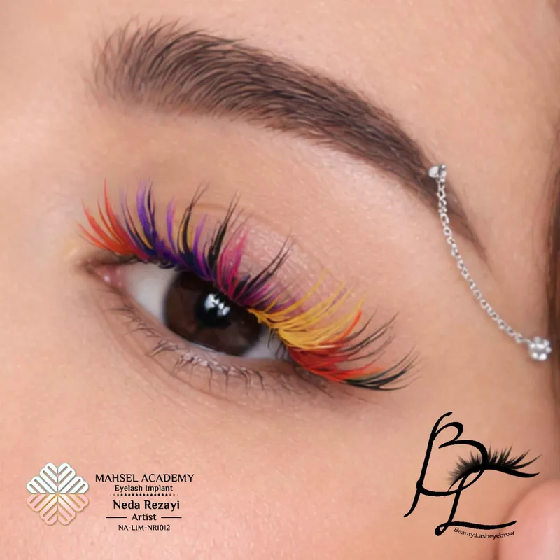 کاشت مژه فشن رنگی