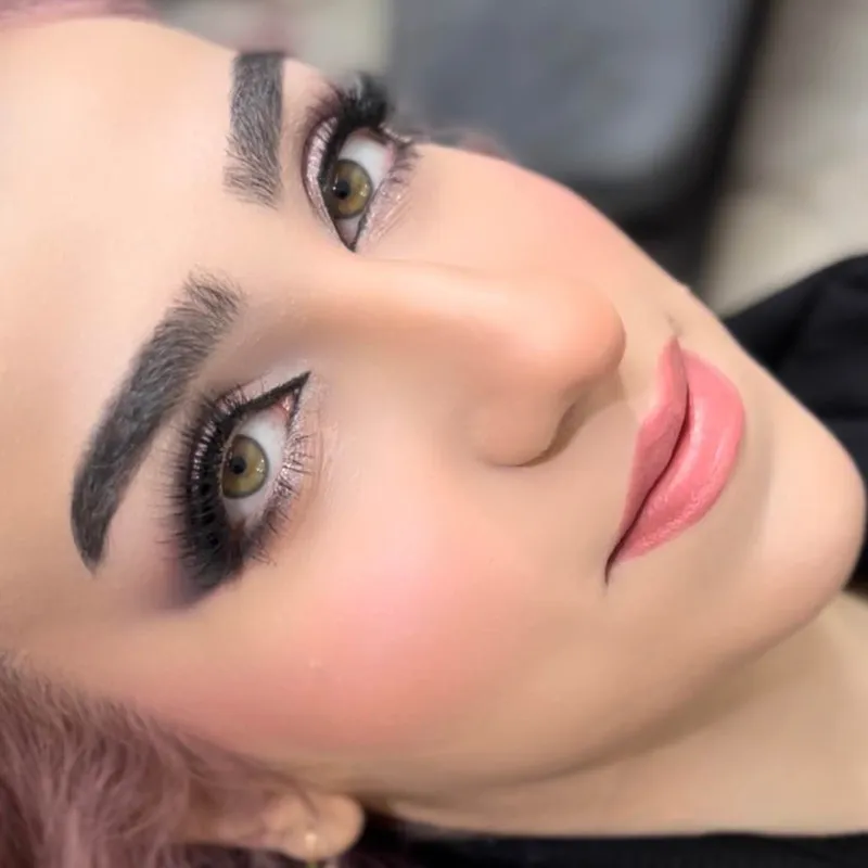 میکاپ کلاسیک