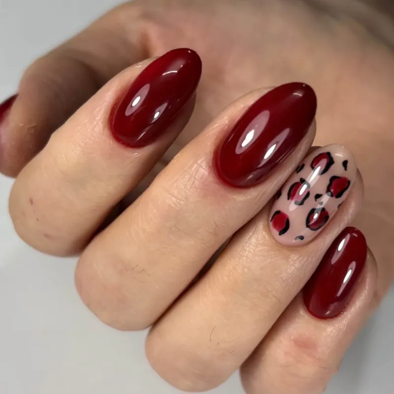  کاشت ناخن • ترمیم ناخن • طراحی ناخن • لاک ژل 