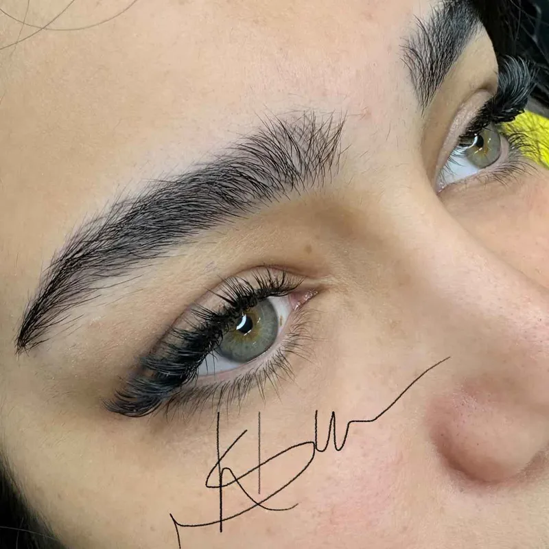اکستنشن مژه 