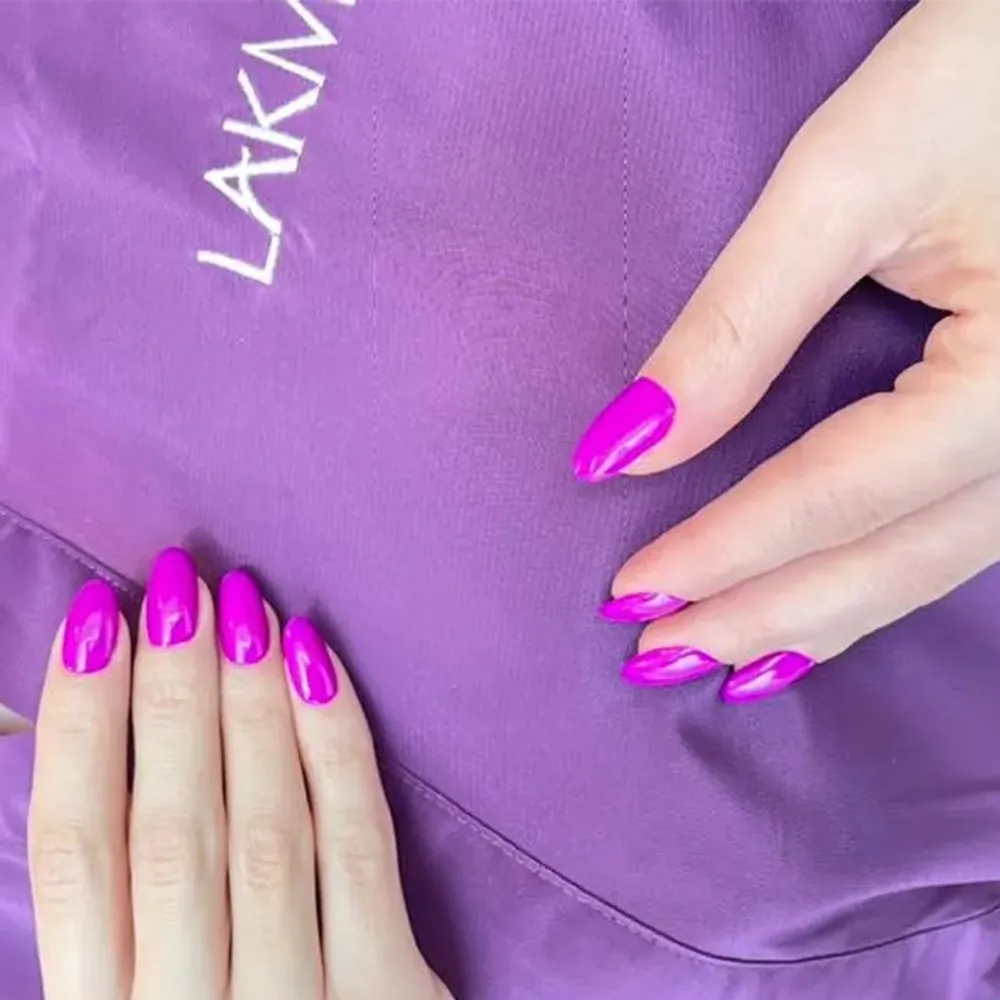 خدمات حرفه ای ناخن 