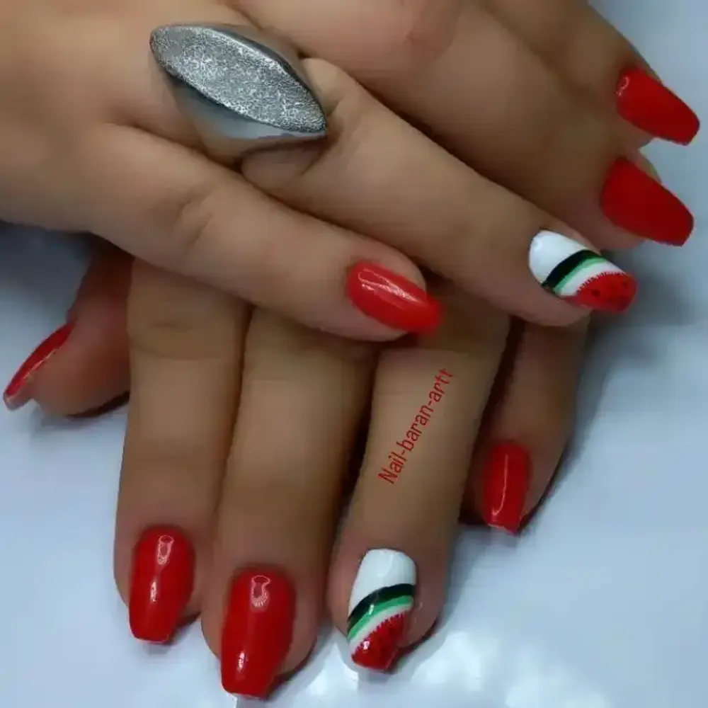 کاشت ناخن یلدایی 