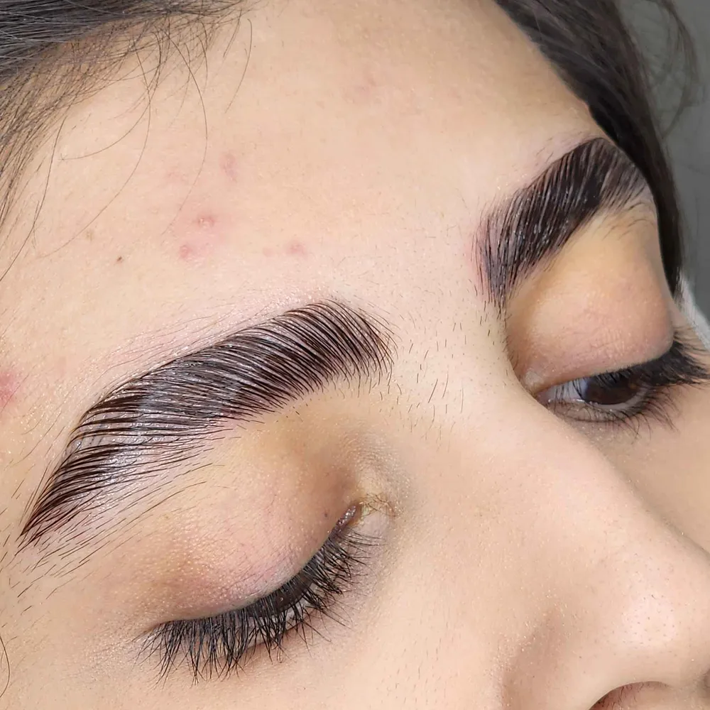 لیفت و لمینت ابرو