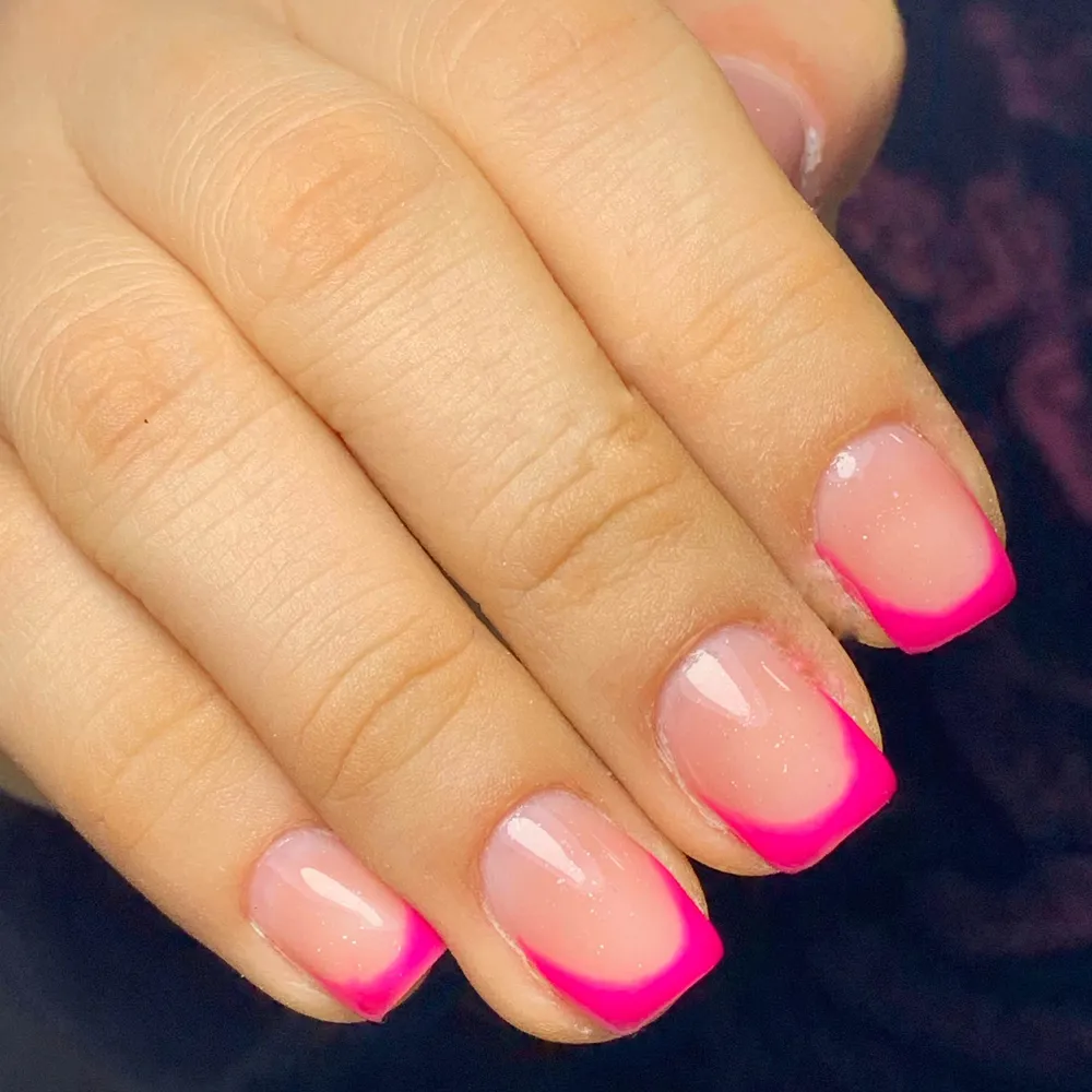 ژلپولیش ناخن 