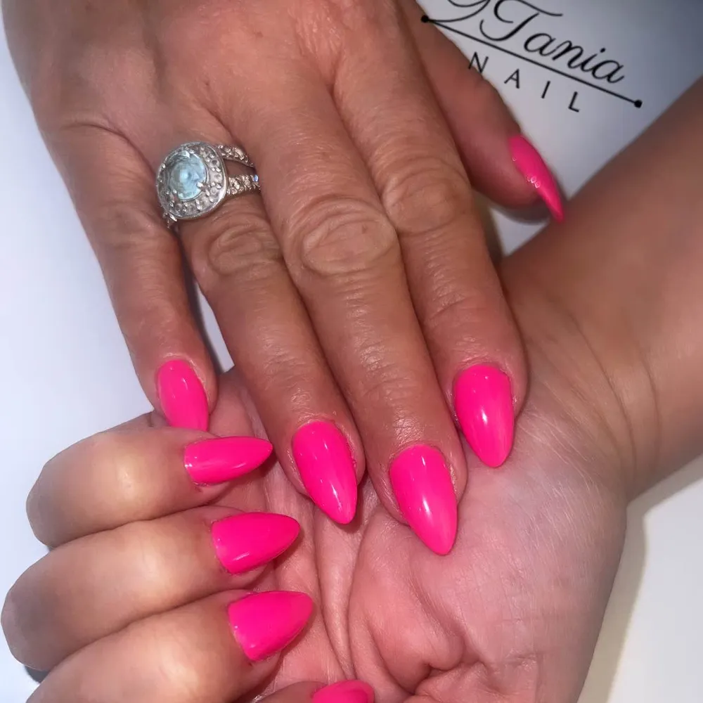 ناخن تیز و صورتی دخترمون