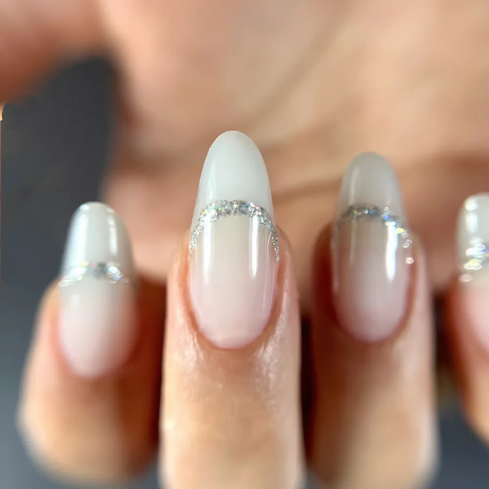 کاشت ژل ناخن 