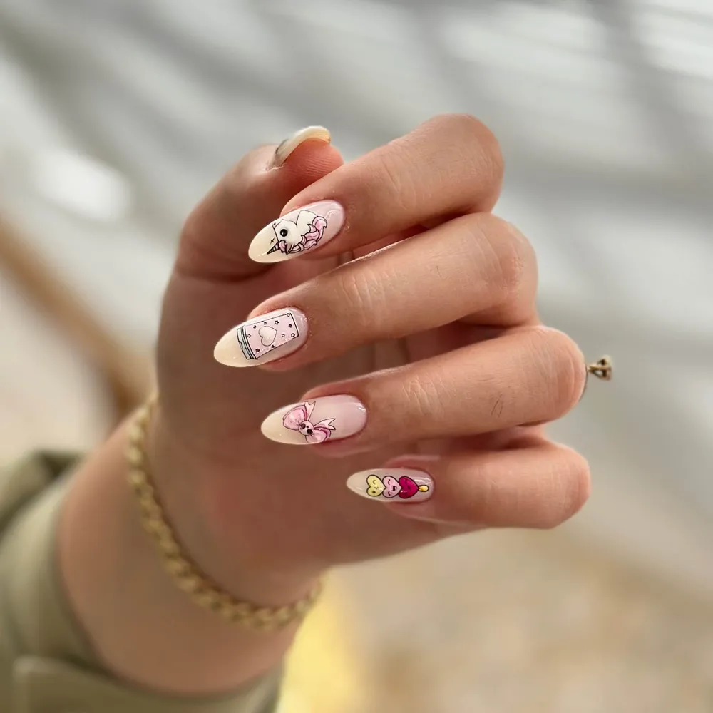 نمونه کار ناخن بادمی بلند