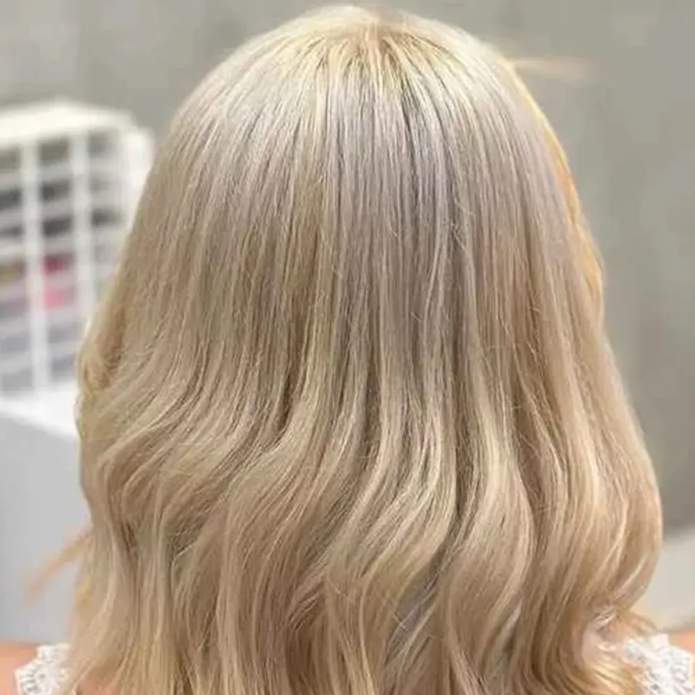 با مشکی پرکلاغی اومد با رنگ استخونی رفت