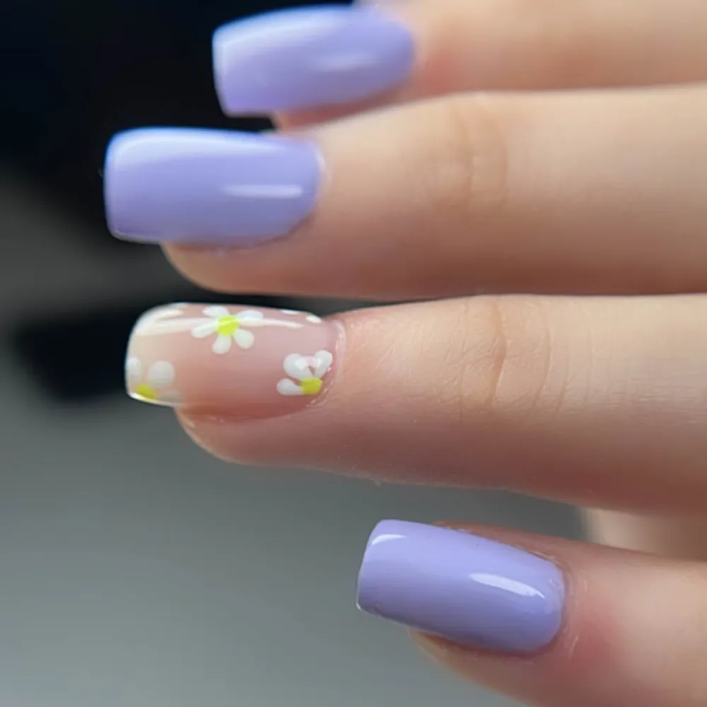 طراحی ناخن یاسی با طرح گل