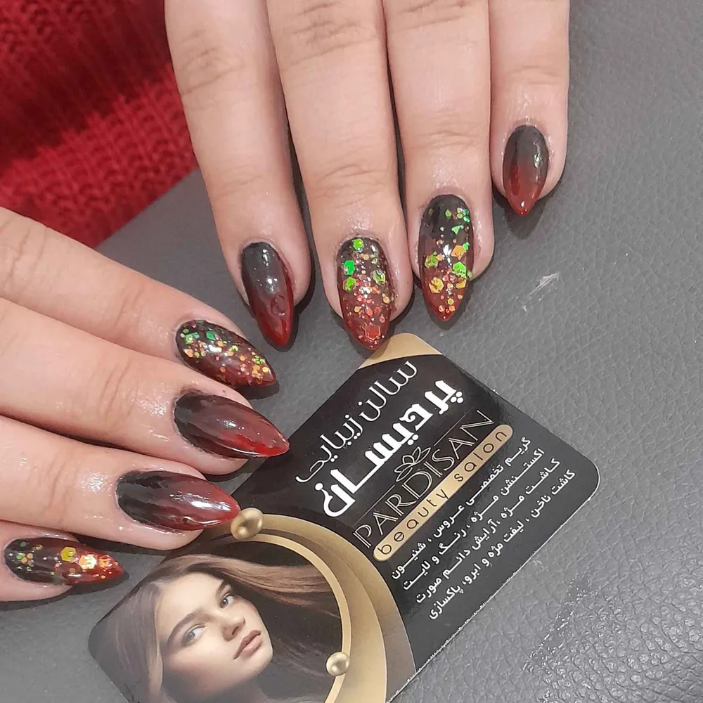 کاشت ناخن آمبره 