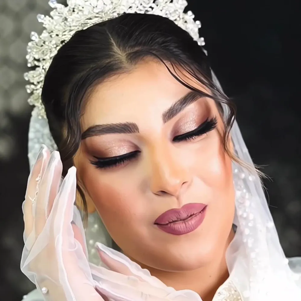 میکاپ زیبای شنل