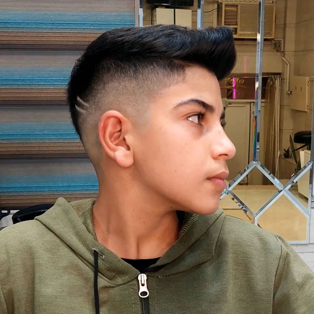 یه سایه و دو خط