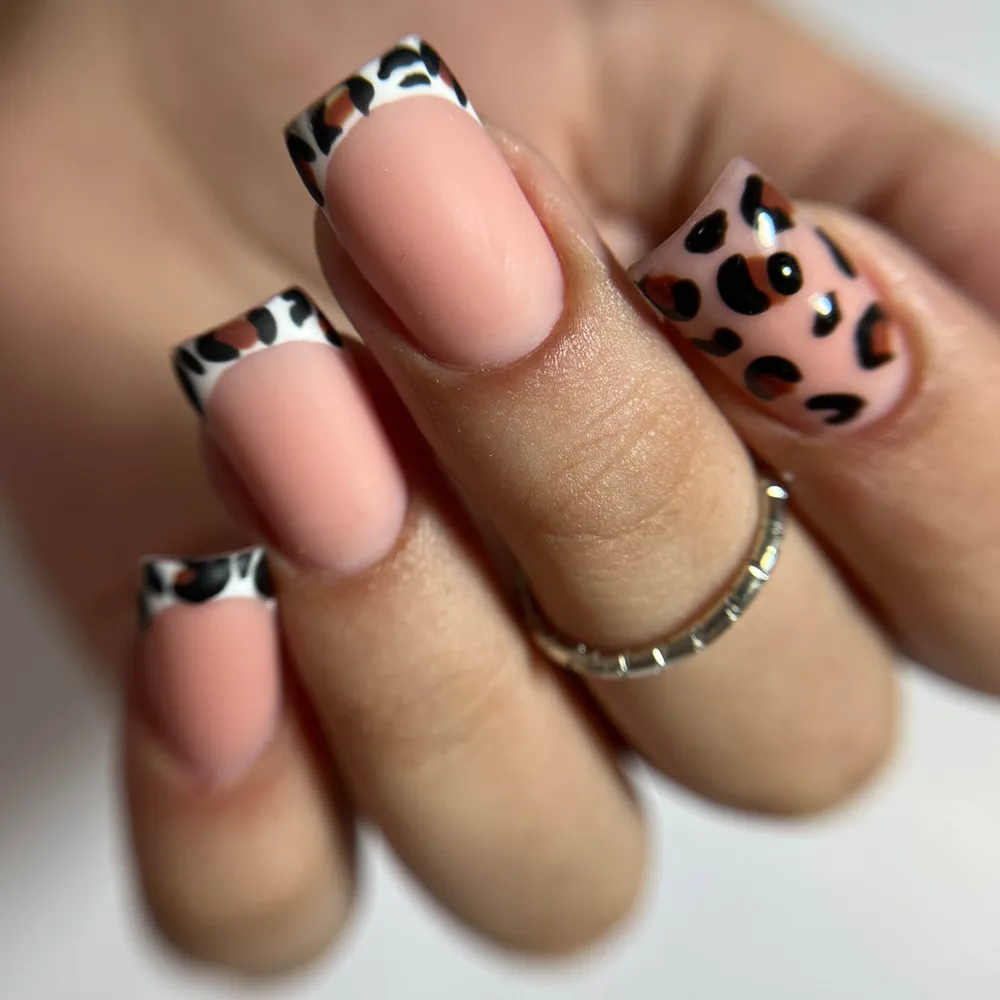 کاشت ناخن فریدونکنار