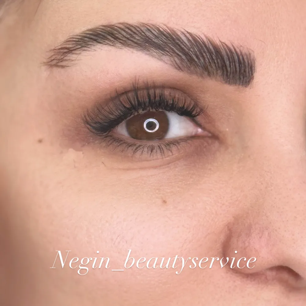 اکستنشن و لیفت ابرو 