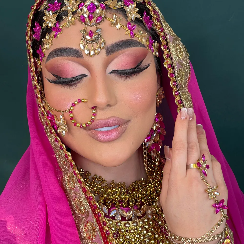 میکاپ ارتیست بین المللی