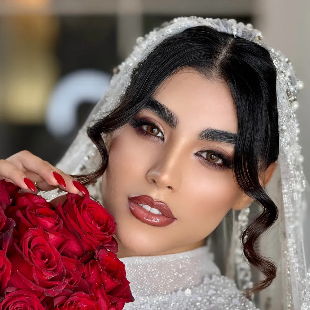 خدمات و آموزش تخصصی میکاپ