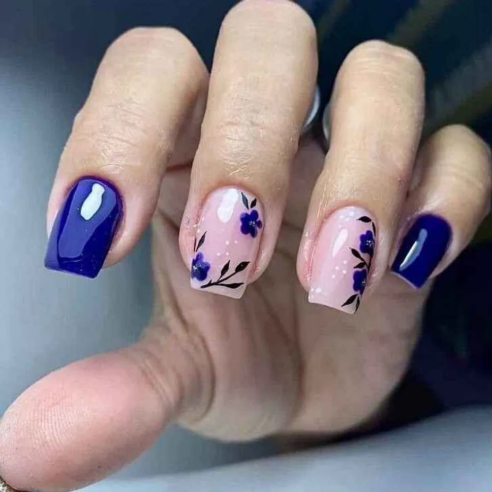 ترمیم ناخن و طراحی 