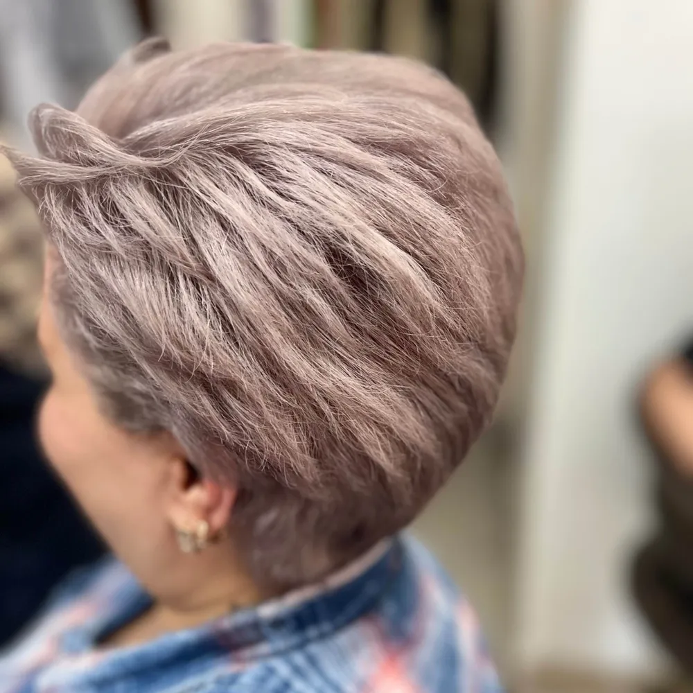 خدمات رنگ و لایت و کراتین