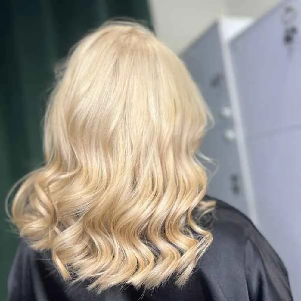 تمام دکلره بلوند