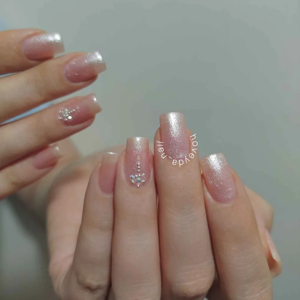 کاشت ژل با دیزایین نگین