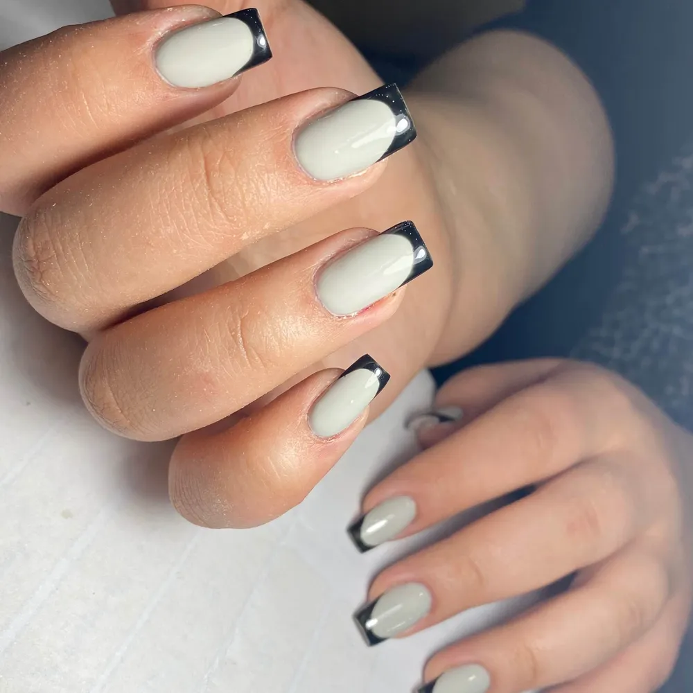 ترمیم ناخن با ژل