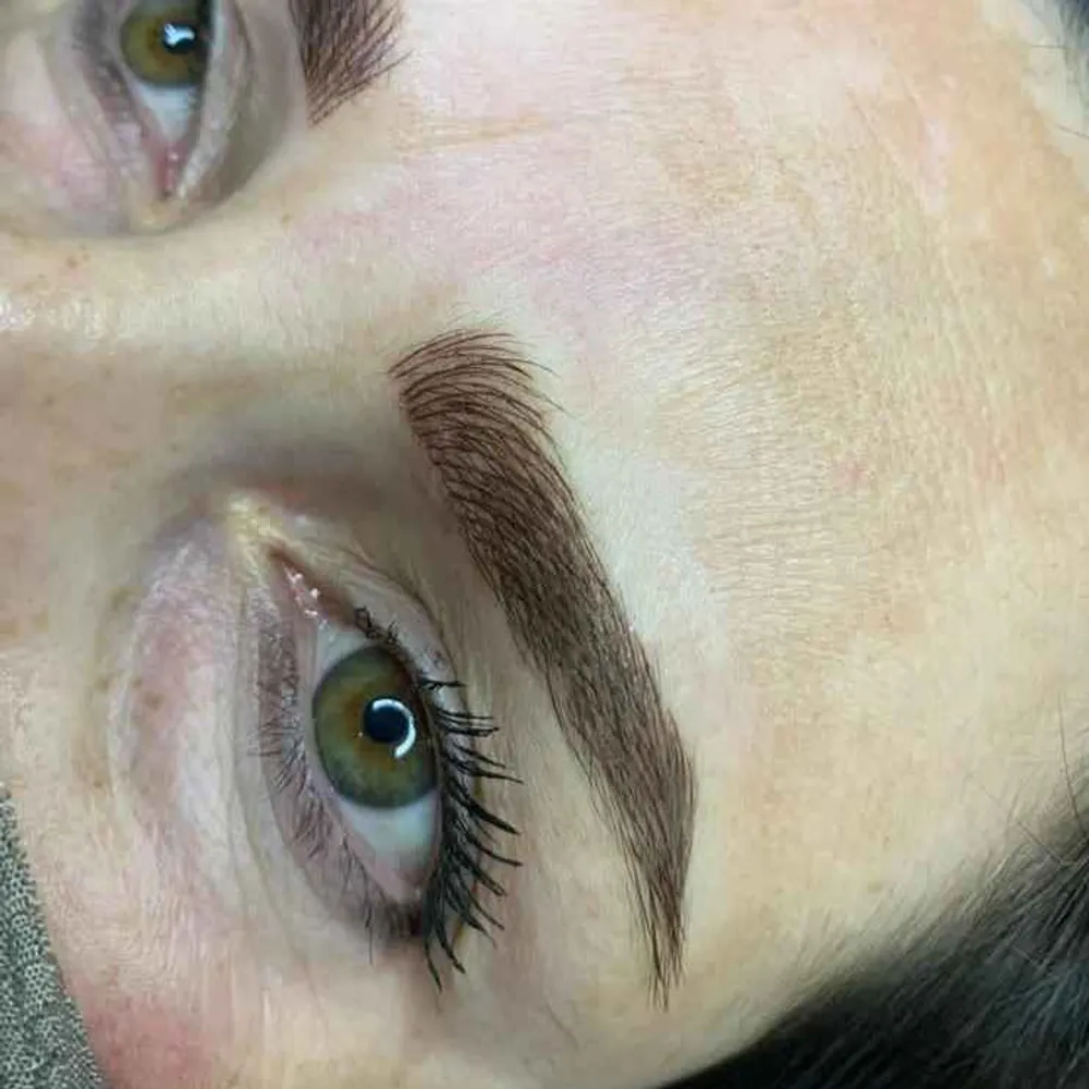 میکرو بلیدینگ ابرو ب سبک بلد بروز