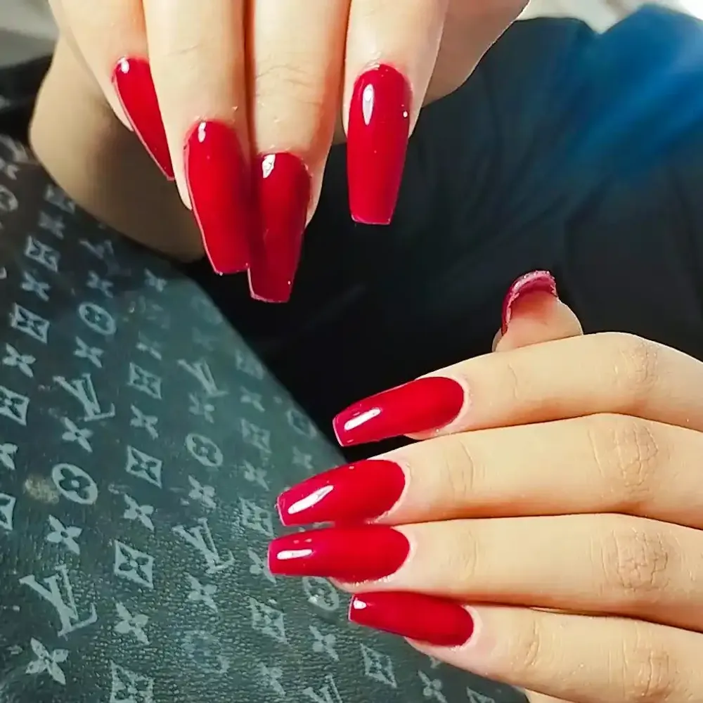 آموزش کاشت ناخن 