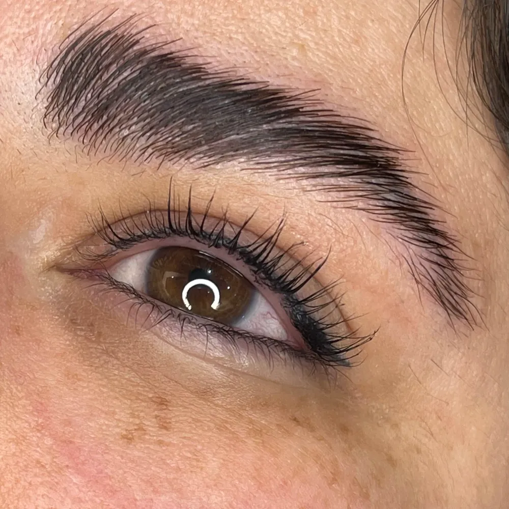 لیفت مژه و ابرو