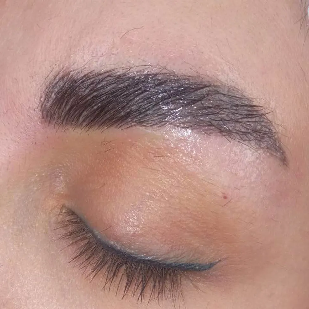 لیفت و لمینت مژه و ابرو همراه با بوتاکس تراپی