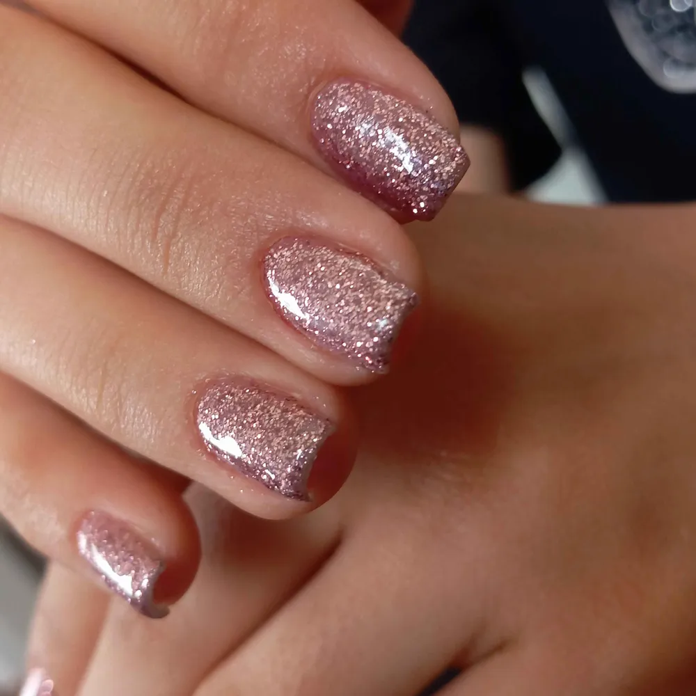 خدمات کاشت-ترمیم-مانیکور-لمینت