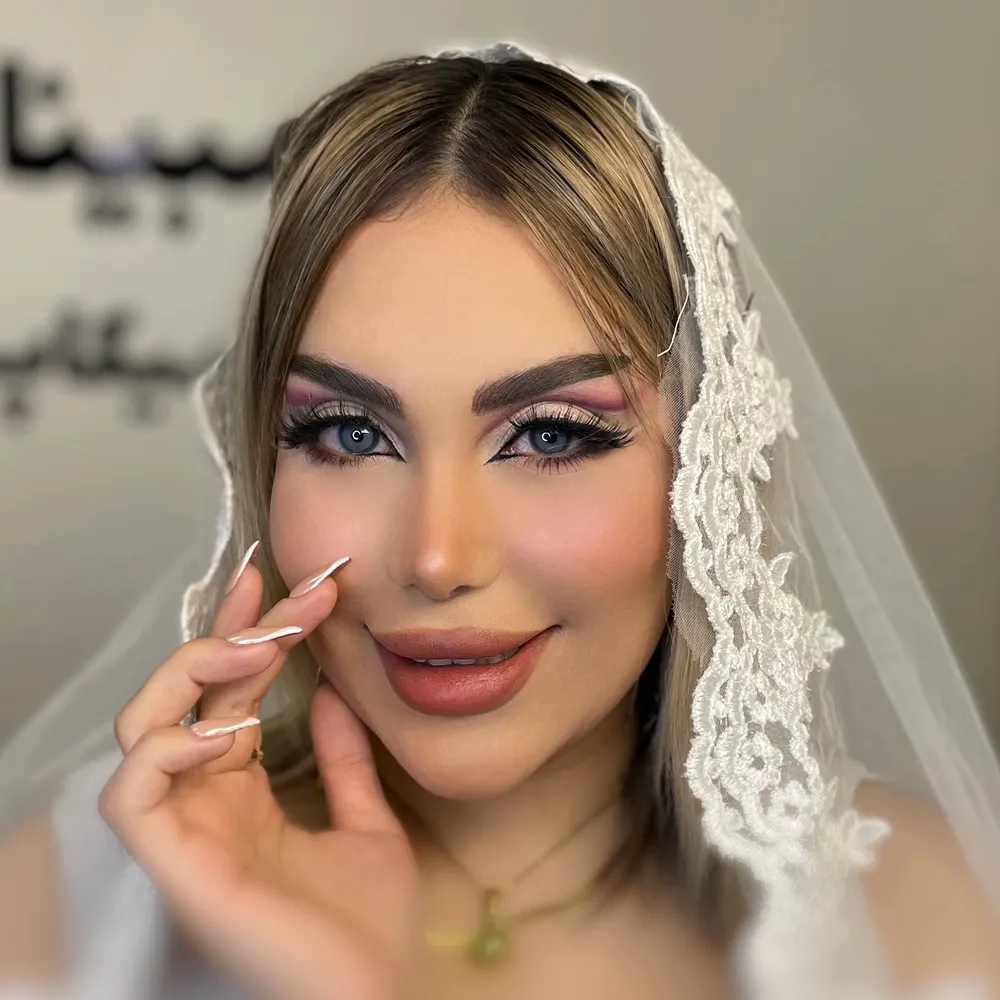 میکاپ خطی عروس