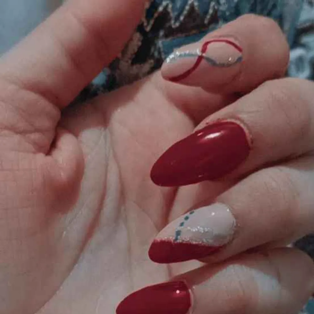 کاشت و طراحی ناخن