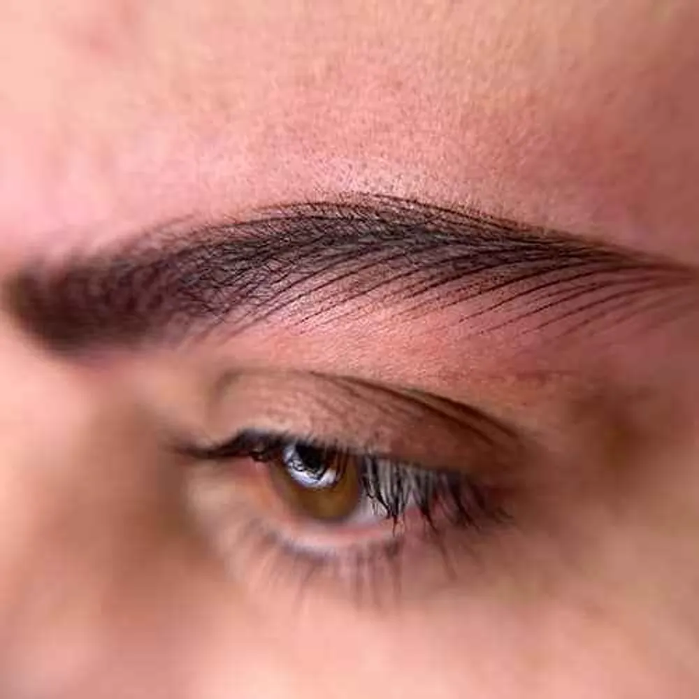 هیراستروک ابرو