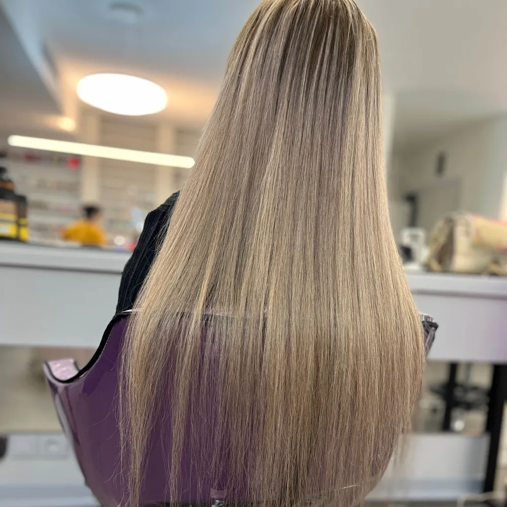 اکستنشن با موی لایت کاملا طبیعی