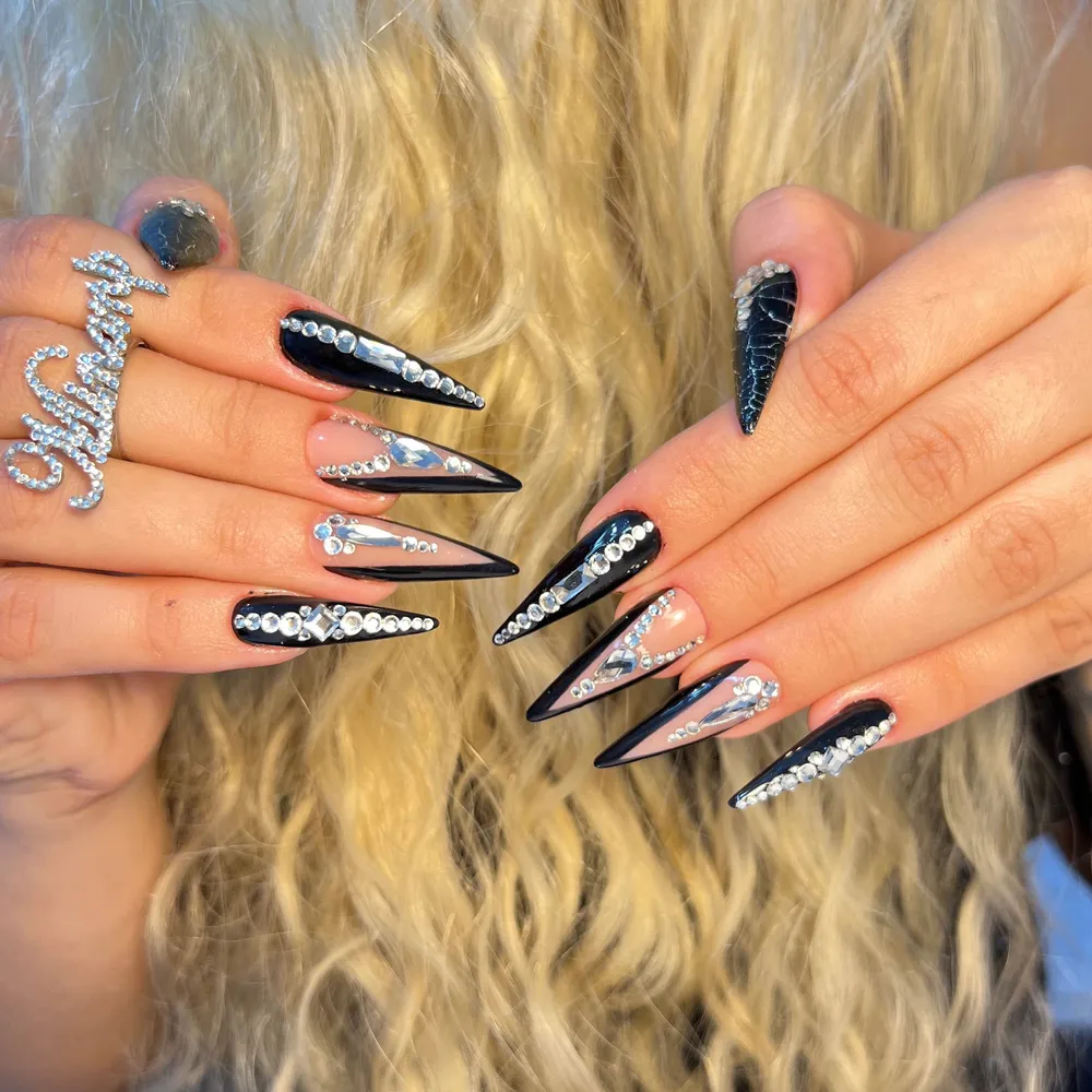 کاشت و دیزاین از مینا نوری