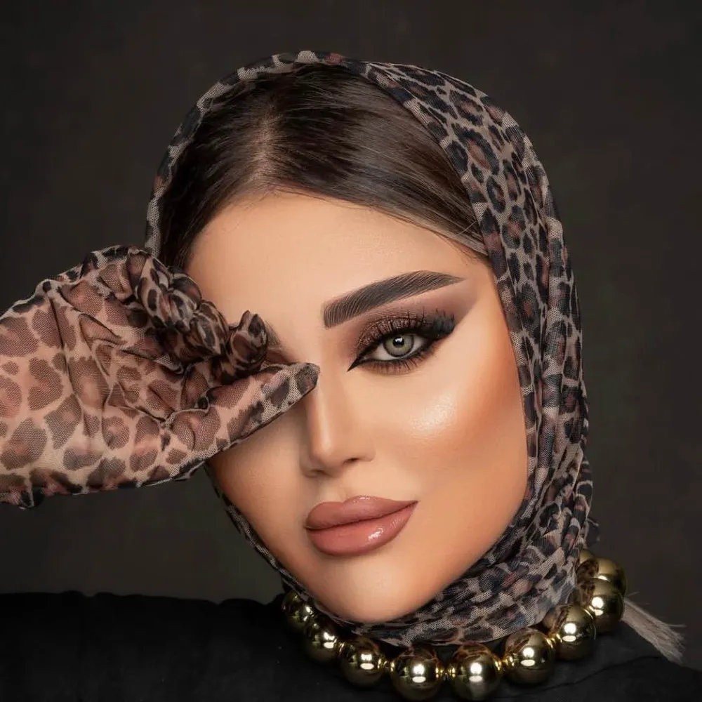 میکاپ اسموکی شاین